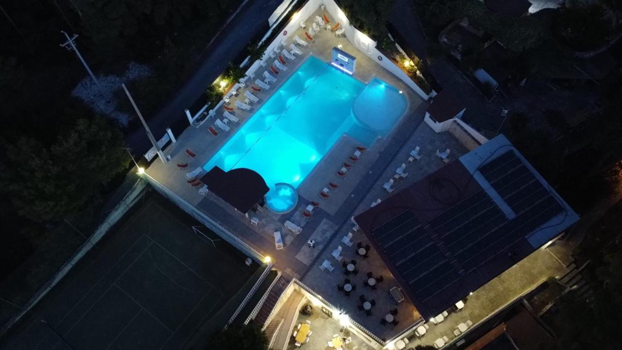 Villaggio Elisena ヴィエステ エクステリア 写真